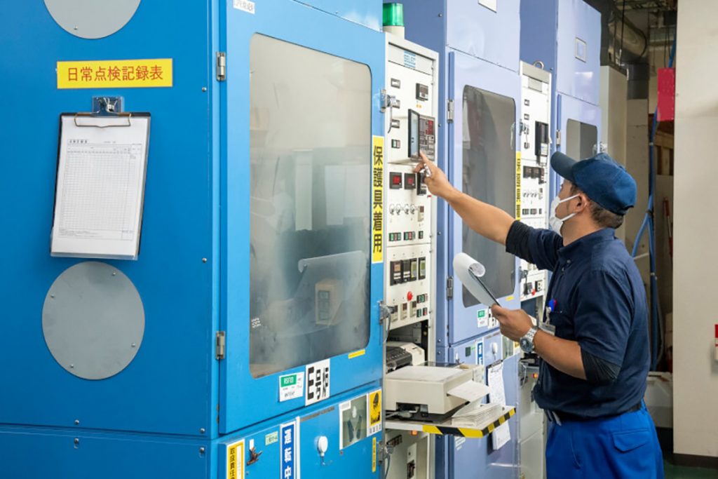 Magneto-optic crystals are grown in an electric furnace at the plant located at Kohoku headquarters.