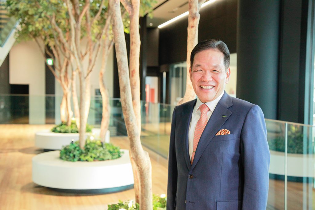 Tetsuya Nakayama, president of Trusco Nakayama, which responds to customer needs through a unique business model.